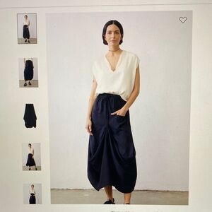 Ruti Light Poplin Go-To Skirt in black. Size XS. Like new. Been worn once!